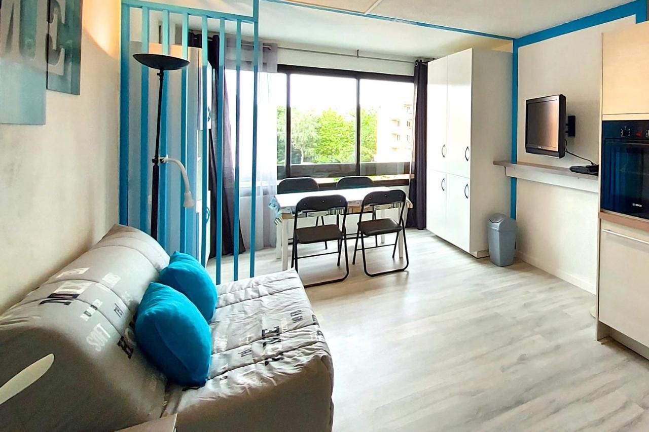 Hypercenter 27 M With Wifi And Shared Pool Apartment Frejus Exterior photo